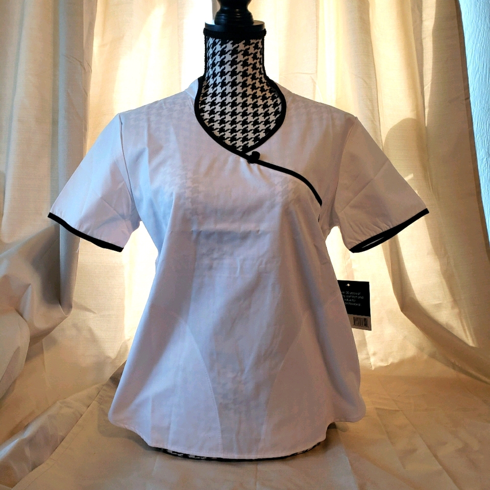 ADAR MEDICAL: ASIAN NURSES SCRUB TOP.